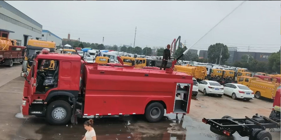 Sinotruk HOWO รถดับเพลิงฉีดน้ำแรงดันสูง 10000L