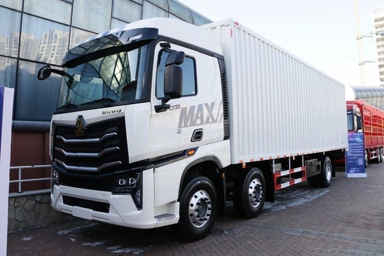 9.6 เมตร Sinotruk HOWO Cargo Box Truck MAX 330HP 6X2