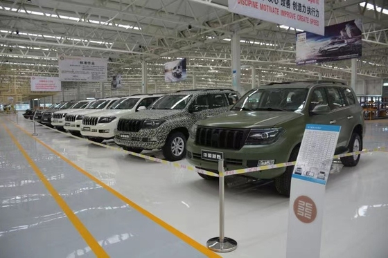 ในสต็อก SUV ออฟโรดขนาดใหญ่พลังงานพื้นที่ขนาดใหญ่การผลิตยานยนต์สามสีเทคโนโลยีเครื่องยนต์ขั้นสูง