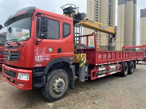 Yuchai Dongfeng Crane ใช้รถบรรทุกสำหรับงานหนัก FAST 9 Speed ​​Manual