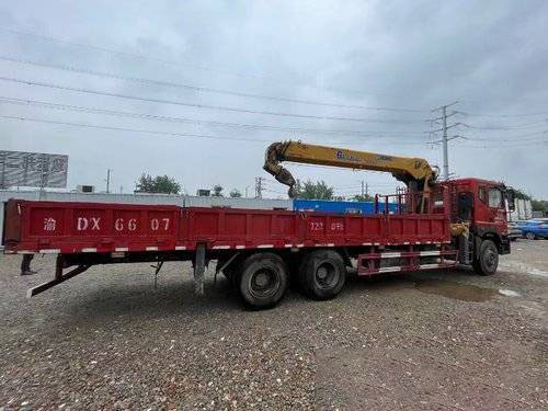 Yuchai Dongfeng Crane ใช้รถบรรทุกสำหรับงานหนัก FAST 9 Speed ​​Manual