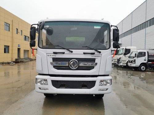 Dongfeng Duolika D9 รถบรรทุกน้ำมือสอง