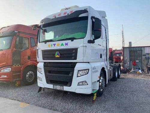 Sinotruk Sitrak C7H ใช้รถบรรทุกสำหรับงานหนัก 540HP 6 * 4 MAN Engine ZF Gearbox